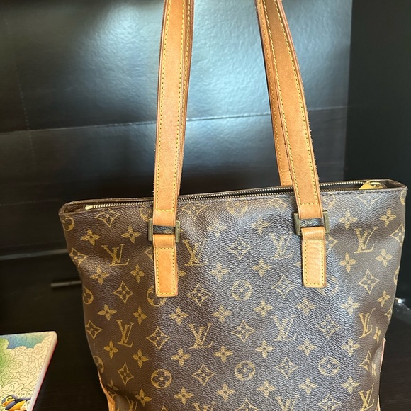 Louis Vuitton Shoulder Bag - Picture 2 of 9